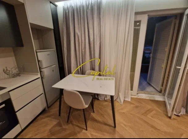 Tirane, jepet me qera apartament 1+1 Kati 1, 75 m² 800 € (KODRA E DIELLIT)