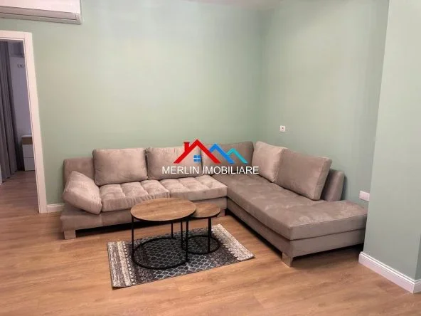 Tirane, jepet me qera apartament duplex 3+1+Ballkon Kati 5, 150 m² 1.500 € (RRUGA HAMDI SINA,LIQENI I THATE)