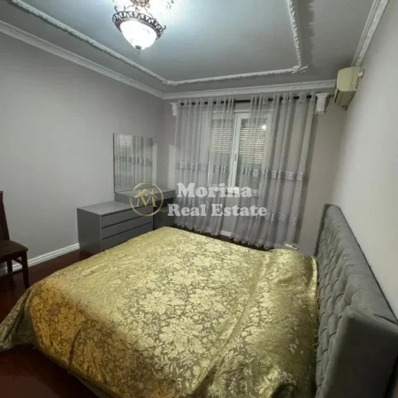 Tirane, jepet me qera apartament 2+1 Kati 3, 100 m² 750 € (Libri Universitar)