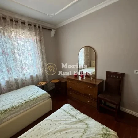 Tirane, jepet me qera apartament 2+1 Kati 3, 100 m² 750 € (Libri Universitar)