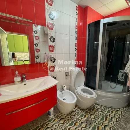 Tirane, jepet me qera apartament 2+1 Kati 3, 100 m² 750 € (Libri Universitar)