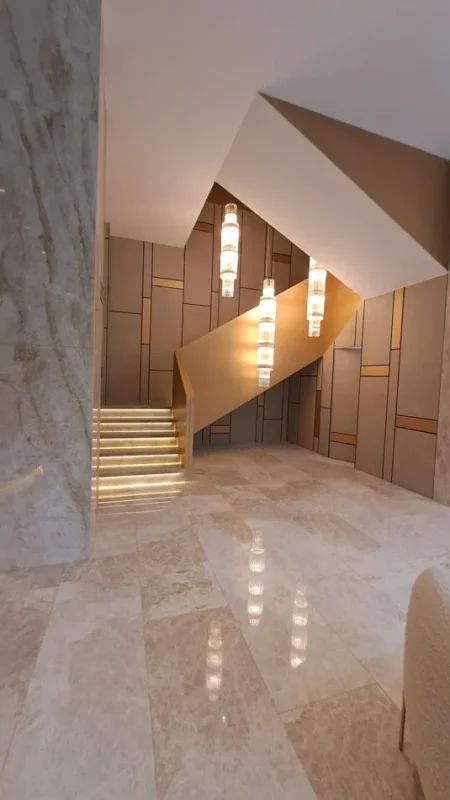 Tirane, jepet me qera zyre Kati 2, 268 m² 9.260 € (Blloku)