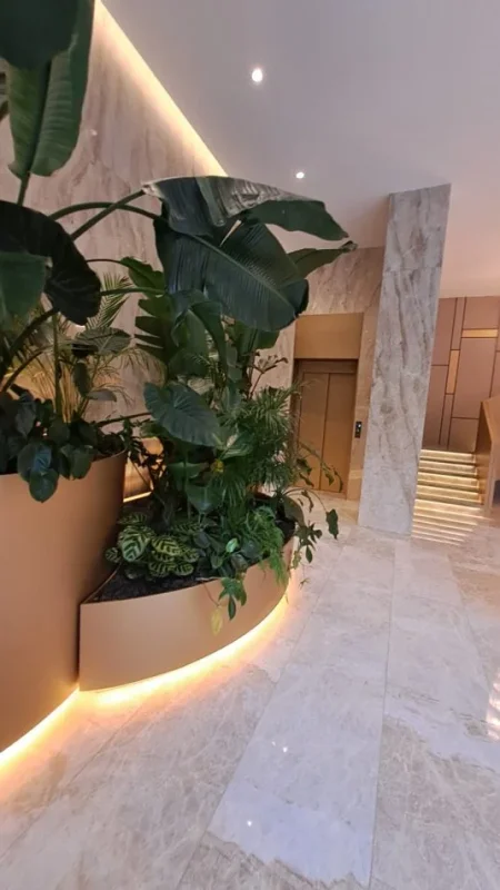 Tirane, jepet me qera zyre Kati 2, 268 m² 9.260 € (Blloku)