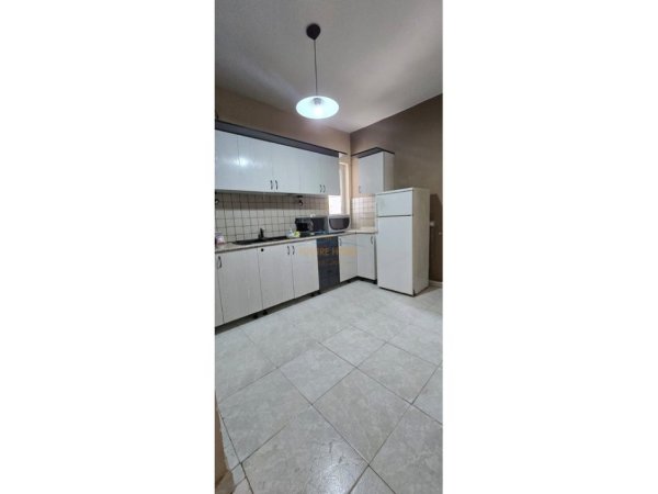 Tirane, shitet apartament 3+1+Ballkon Kati 4, 75 m² 177.000 € 