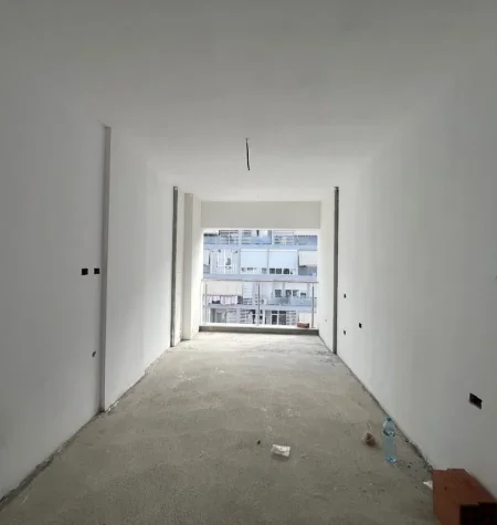 Tirane, shitet apartament 2+1+Ballkon Kati 5, 120 m² 330.000 € (Komuna Parisit)