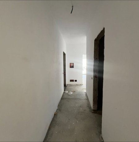 Tirane, shitet apartament 2+1+Ballkon Kati 5, 120 m² 330.000 € (Komuna Parisit)