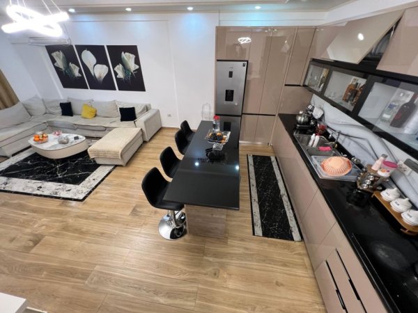Tirane, shitet apartament 2+1 Kati 10, 124 m² 280.000 € (DON BOSKO)