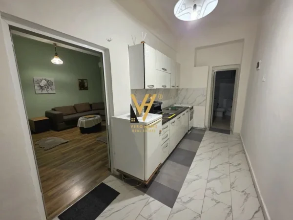 Tirane, jepet me qera apartament 1+1+Ballkon Kati 1, 78 m² 500 € (MYSLYM SHYRI)