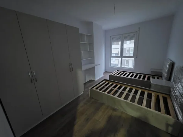 Tirane, jepet me qera apartament 2+1 Kati 5, 110 m² 500 € (5 MAJI)