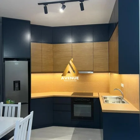 Tirane, jepet me qera apartament 1+1+Ballkon Kati 2, 70 m² 600 € (RRUGA FEJZI HIZMO)