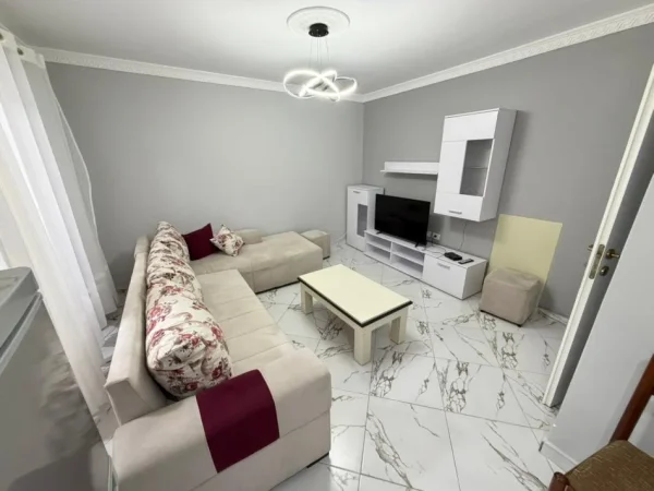 Tirane, jepet me qera apartament 1+1 Kati 1,