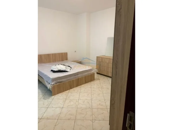 Tirane, jepet me qera apartament 2+1 Kati 4, 93 m² 450 € (VILA L ,ASTIR)