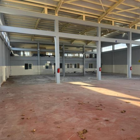 Tirane, jepet me qera ambjent biznesi Kati 0, 3.200 m² 3.200 € (AUTOSTRADA THUMAN-KASHAR)