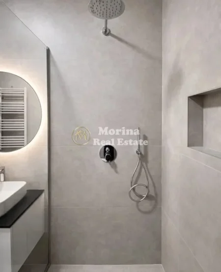 Tirane, jepet me qera ambjent biznesi Kati 4, 70 m² 400 € (Yzberisht)