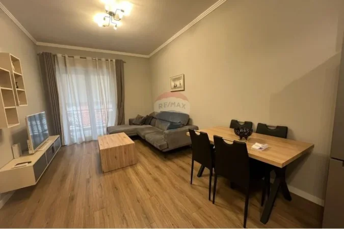 Tirane, jepet me qera apartament 1+1+Ballkon Kati 6, 72 m² 790 € (Kompleksi Delijorgji)