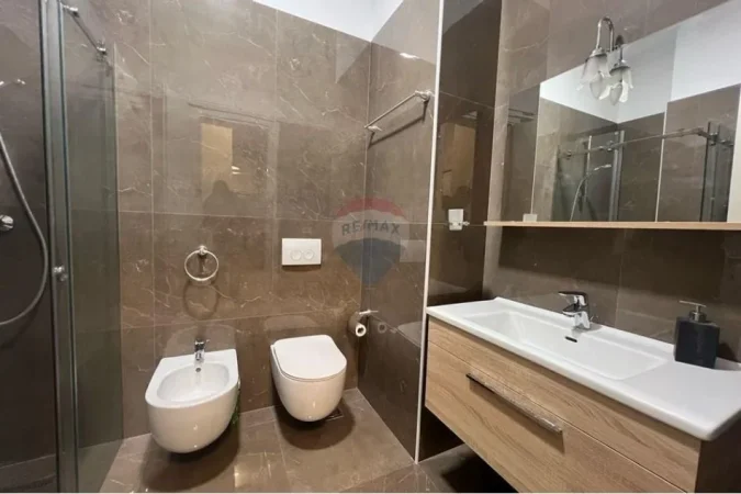 Tirane, jepet me qera apartament 1+1+Ballkon Kati 6, 72 m² 790 € (Kompleksi Delijorgji)