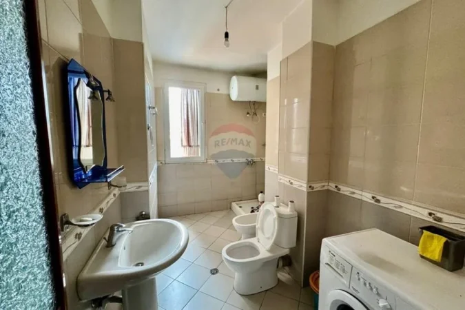 Tirane, jepet me qera apartament 1+1 Kati 4, 73 m² 450 € (Vilat gjermane)