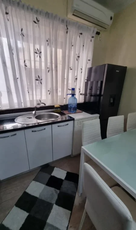 Tirane, jepet me qera apartament 2+1 Kati 2, 70 m² 600 € (21 DHJETORI)