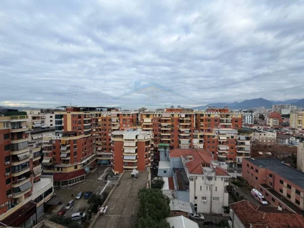 Tirane, jepet me qera apartament 2+1+Ballkon Kati 9, 114 m² 1.400 € (rruga e kavajes)