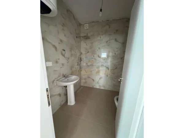 Tirane, shitet apartament 2+1 Kati 1, 91 m² 135.000 € (Fresk)