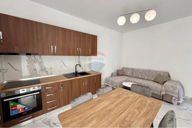 Tirane, jepet me qera apartament 2+1 Kati 2, 80 m² 500 € (Mullet)