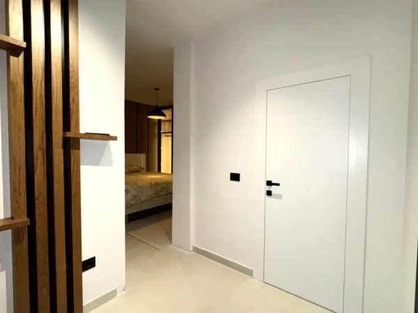 Tirane, jepet me qera apartament Kati 5, 35 m² 700 € (libri universitar)