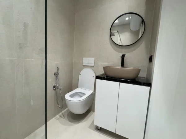 Tirane, jepet me qera apartament Kati 5, 35 m² 700 € (libri universitar)