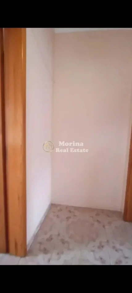 Tirane, jepet me qera shtepi 1+1 Kati 3, 60 m² 300 € (Oxhaku)
