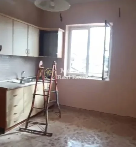 Tirane, jepet me qera shtepi 1+1 Kati 3, 60 m² 300 € (Oxhaku)