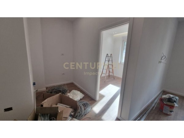 Tirane, shitet apartament 1+1 , 64 m² 130.000 € (Liqeni i Thate, Tiranë)