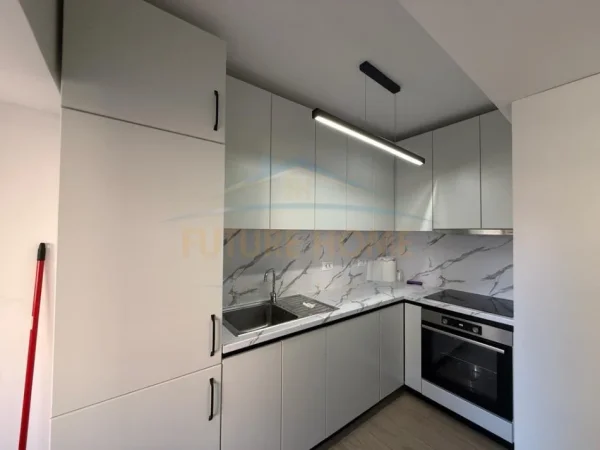 Tirane, jepet me qera apartament 2+1 Kati 3, 75 m² 750 € (Stadiumi Dinamo)