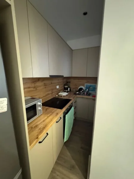 Tirane, shitet apartament 1+1 Kati 4, 67 m² 115.000 € (Shkolla "Vasil Shanto", prane KESH)