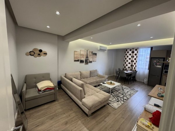 Tirane, shitet apartament 1+1 Kati 4, 67 m² 115.000 € (Shkolla "Vasil Shanto", prane KESH)