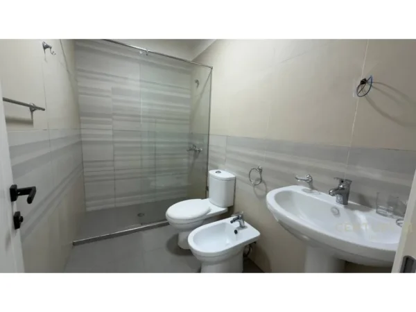 Tirane, shes apartament 1+1 Kati 1, 67 m² 137.000 € (ZGJERIMI I REZIDENCES KODRA E DIELLIT 1)