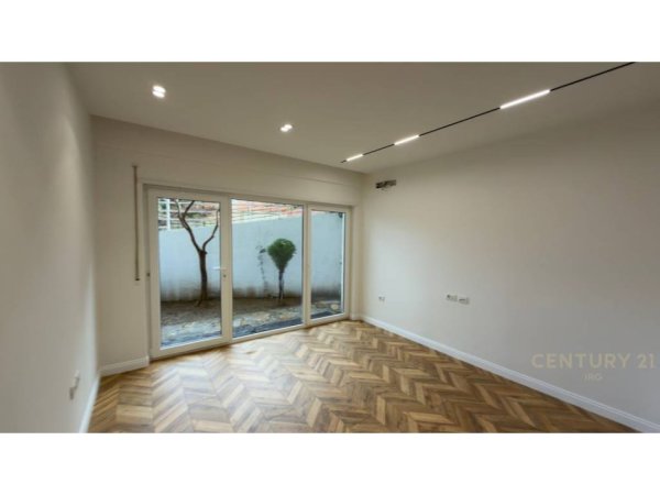 Tirane, shes apartament 1+1 Kati 1, 67 m² 137.000 € (ZGJERIMI I REZIDENCES KODRA E DIELLIT 1)
