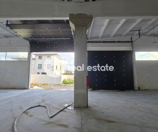 Shkoder, jepet me qera magazine Kati 0, 2.050 m² 5.500 € (rr. INXH GJOVALIN GJADRI)