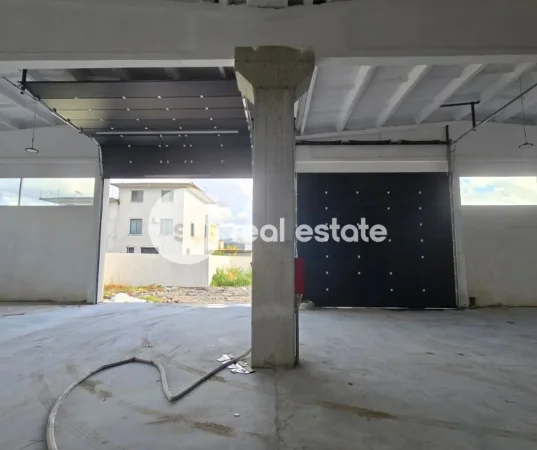 Shkoder, jepet me qera magazine Kati 0, 2.050 m² 5.500 € (rr. INXH GJOVALIN GJADRI)