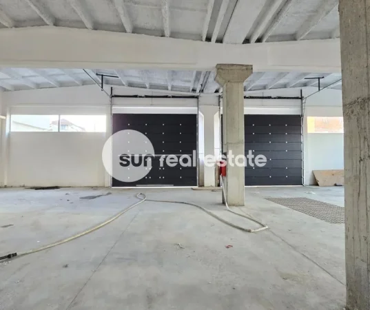 Shkoder, jepet me qera magazine Kati 0, 2.050 m² 5.500 € (rr. INXH GJOVALIN GJADRI)