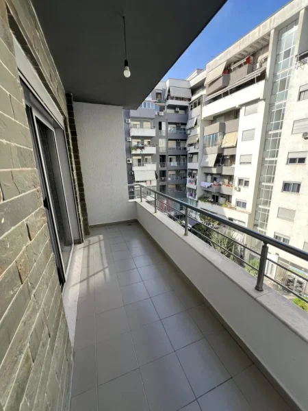 Tirane, shitet apartament 2+1 Kati 4, 90 m² 168.000 € (Astir)