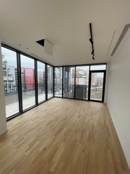 Tirane, shitet apartament 2+1+Aneks+Ballkon Kati 4, 150 m² 447.000 € (Lake View)