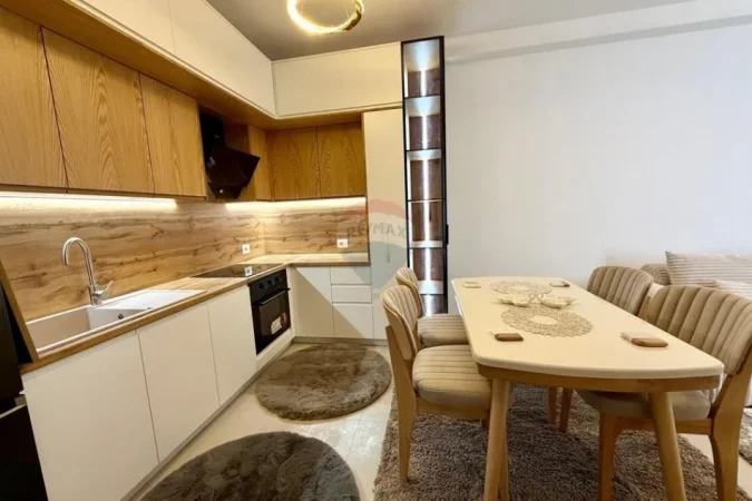 Tirane, jepet me qera apartament 1+1 Kati 6, 60 m² 600 € (Bedri Karapici)