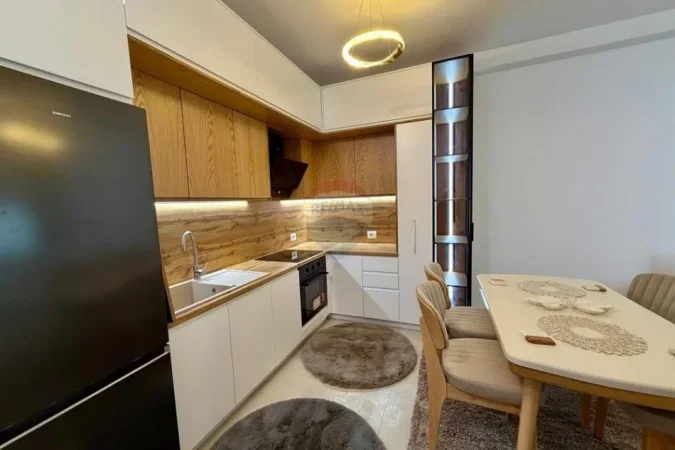 Tirane, jepet me qera apartament 1+1 Kati 6, 60 m² 600 € (Bedri Karapici)