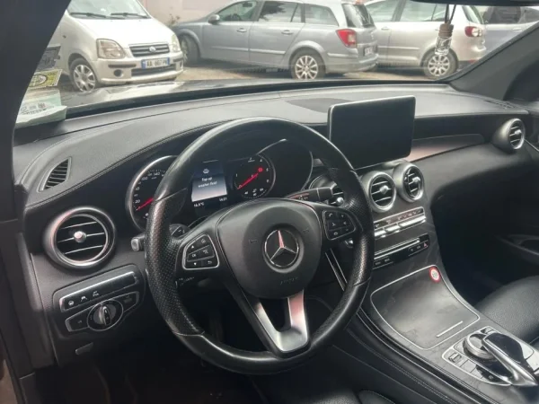 Tirane, shes SUV Nafte, kafe tiptronik Klima 160 km 27.500 €