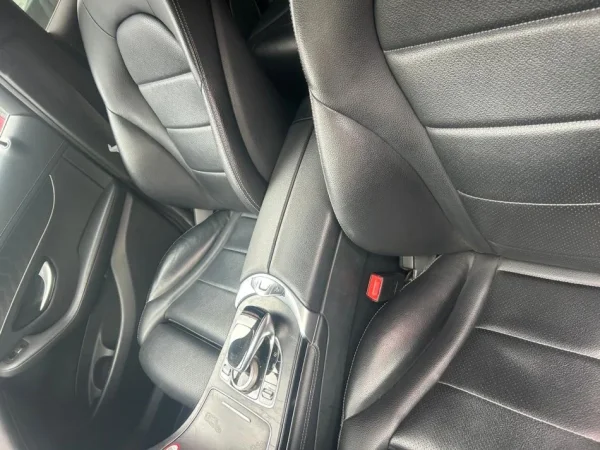 Tirane, shes SUV Nafte, kafe tiptronik Klima 160 km 27.500 €