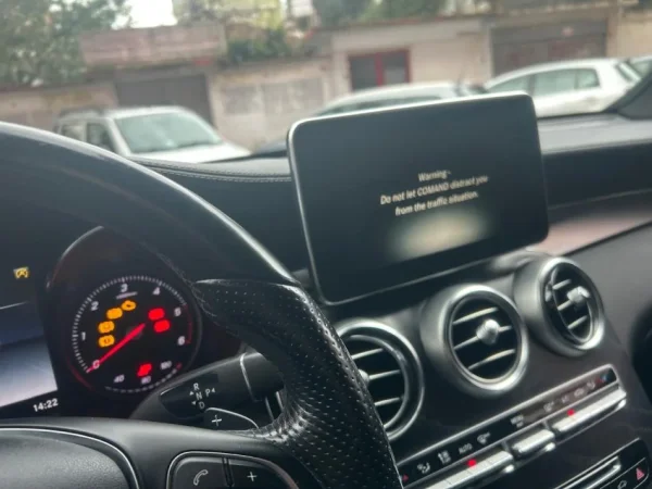 Tirane, shes SUV Nafte, kafe tiptronik Klima 160 km 27.500 €