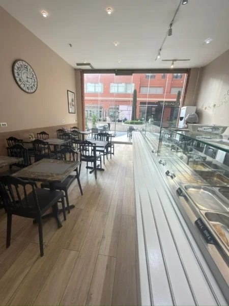 Tirane, shitet ambjent biznesi Kati 0, 70 m² 55.000 € (Delijorgji)