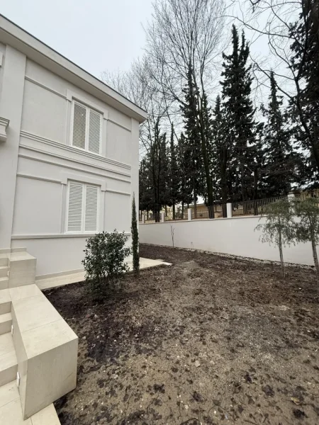 Tirane, jepet me qera Vile Kati 0, 400 m² 8.000 € (Ambasada Amerikane)