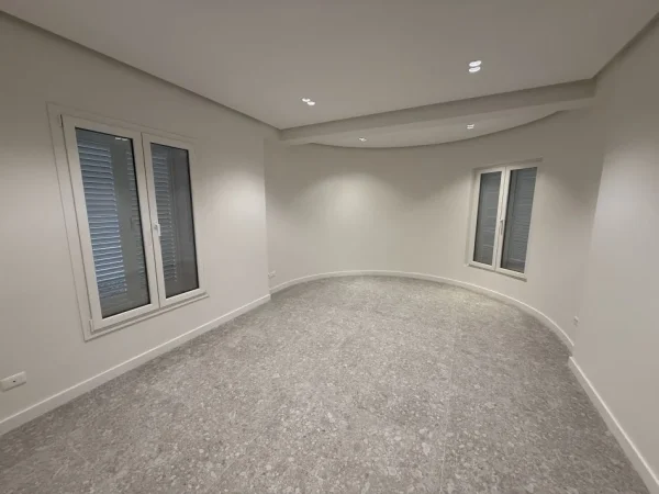 Tirane, jepet me qera Vile Kati 0, 400 m² 8.000 € (Ambasada Amerikane)