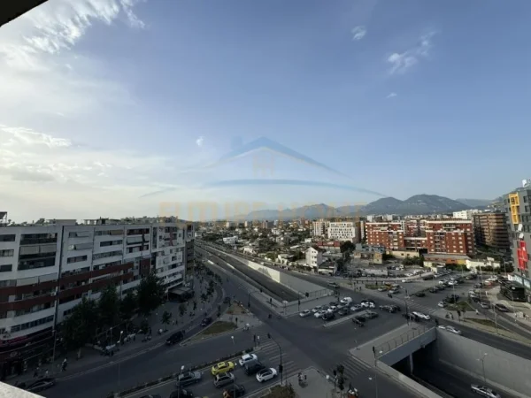 Tirane, jepet me qera apartament 1+1 Kati 8, 75 m² 400 € (Astir)