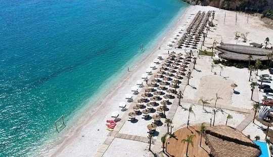 Vlore, jepet me qera bar-resorant , 1.200 m² 50.000 € (qeparo)